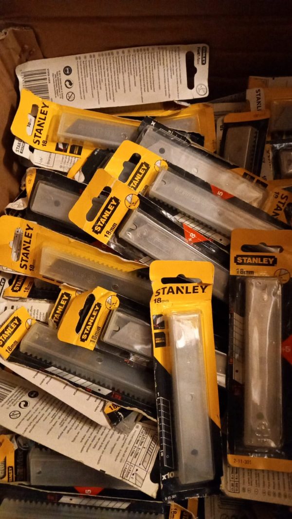 100x Stanley 18mm Replacement Stanley knife Snap Off Blades Pack (10)Blades Pack (10)